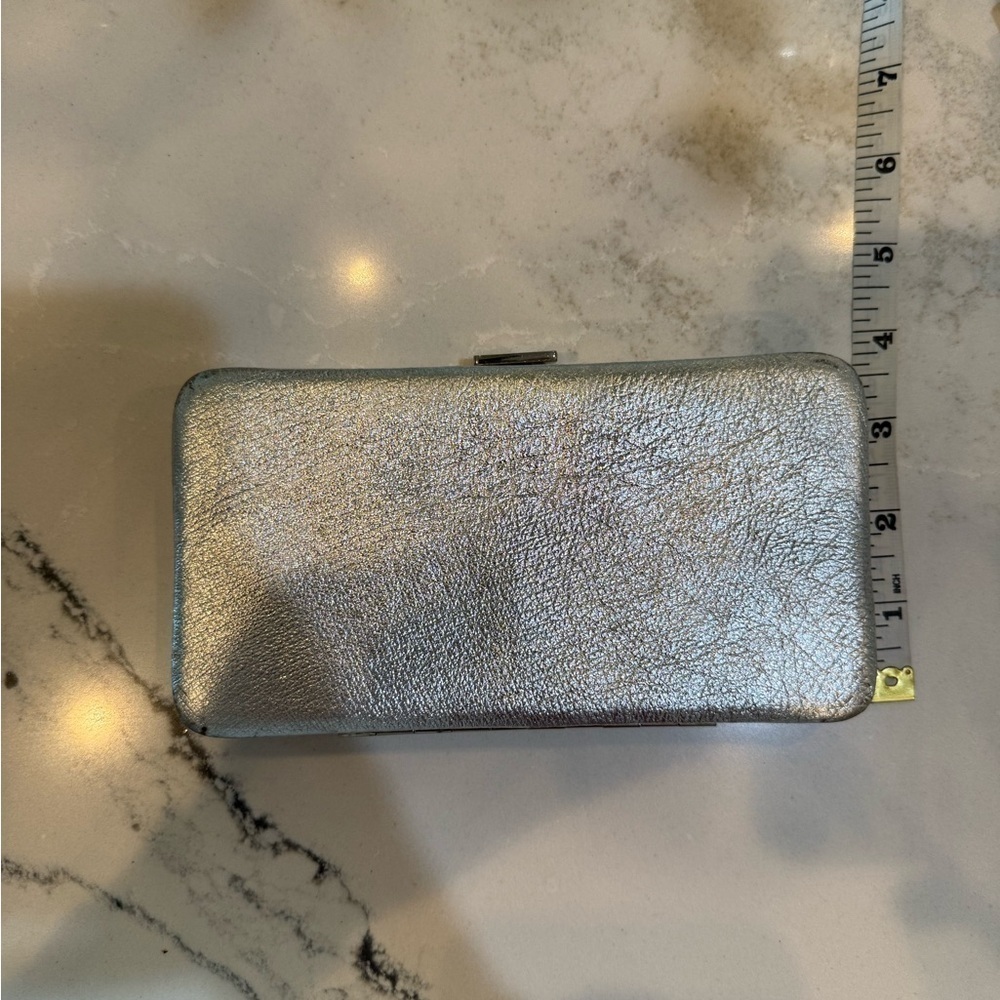 Vintage Wilsons Leather Y2K Soft Silver Metallic Leather Clutch - Picture 3 of 14